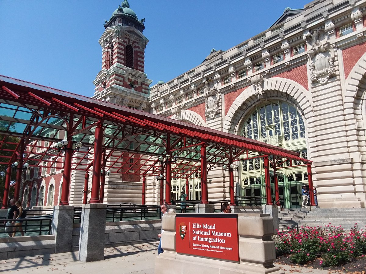 is there a virtual tour of ellis island