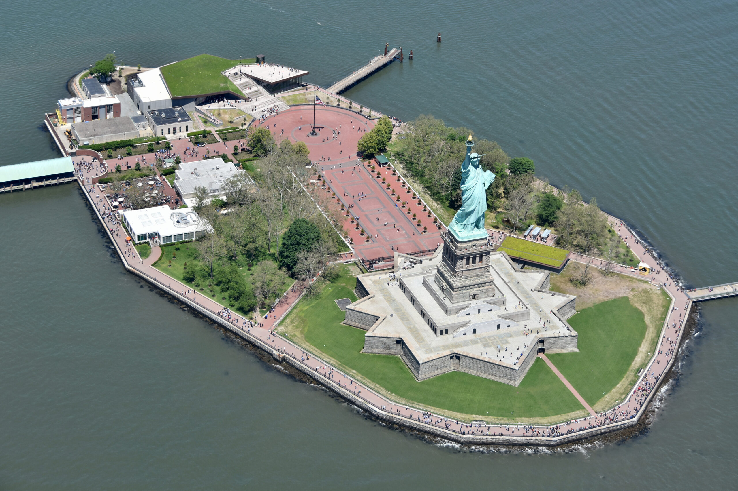 nyc tourist and statue of liberty costume